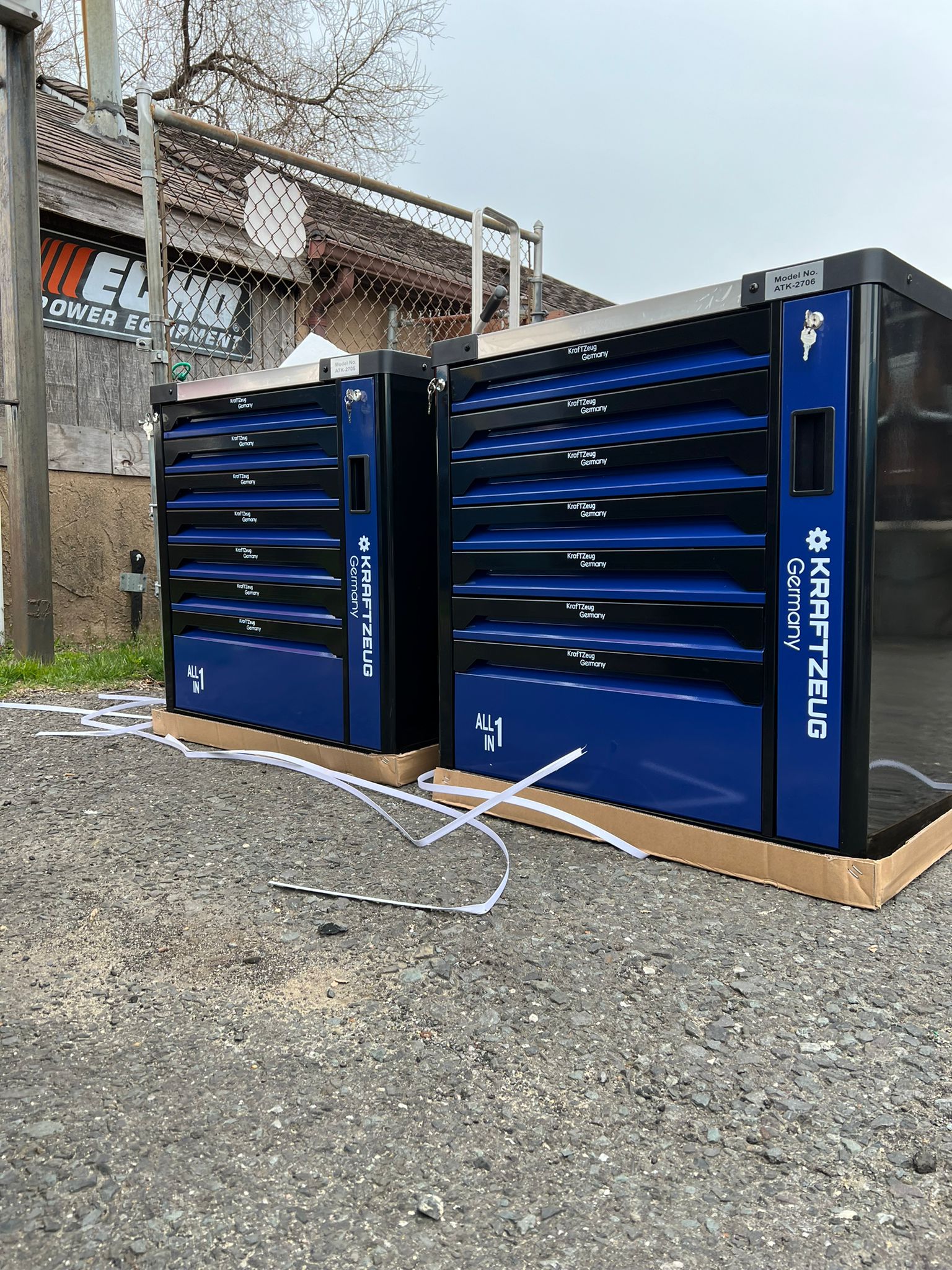 251 Piece Tool Cabinet, Blue Tool Chest with 8 Drawer Tool Chest